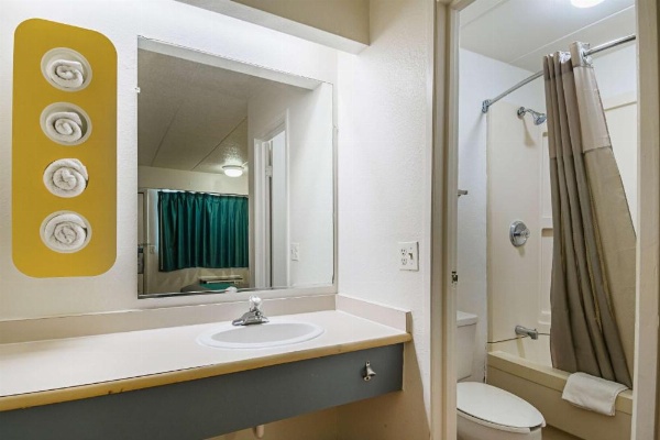 Motel 6-Knoxville, TN - North image 17